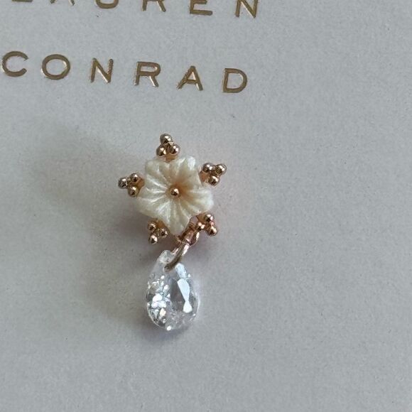 Lauren Conrad CZ Flower Earrings NWT - Picture 2 of 3